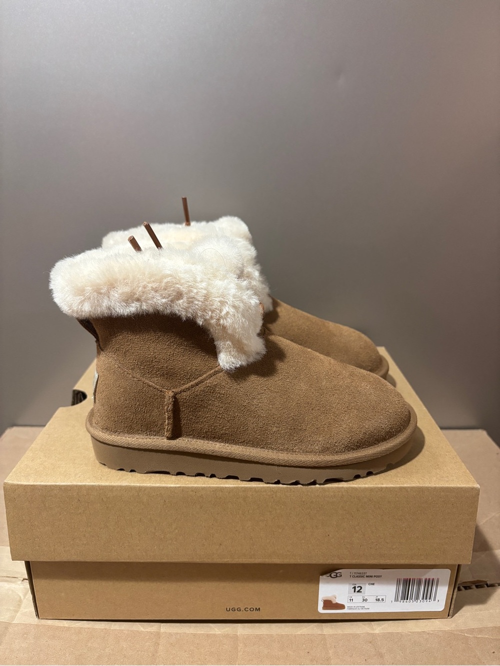 Size 12C- UGG Kid’s Fur Lines Boots Lace Up 1174633T Chesnut
